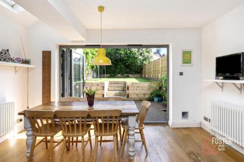 Waldegrave Road, 108-010.jpg