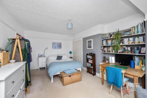 Redhill Drive 21-019.jpg