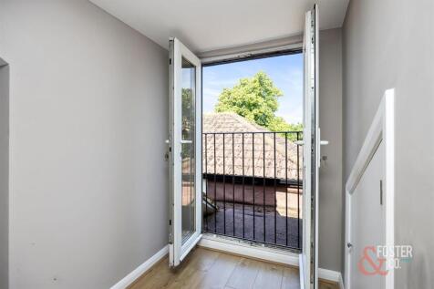Stanford Avenue_9_Flat 5-002.jpg