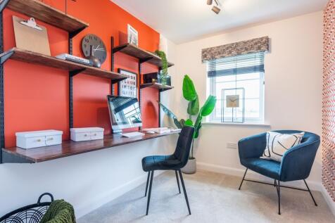 Brancaster Show Home single bedroom/study Hampton Beach