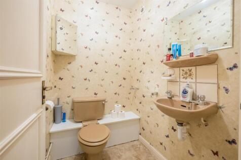 BATHROOM AND SEPARATE SHOWER