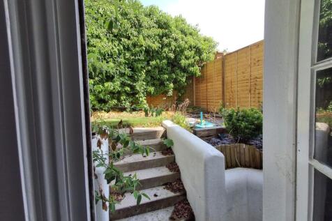 pic 1 garden.jpg