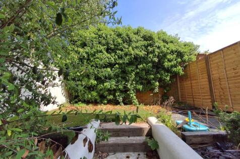 pic 2 garden.jpg