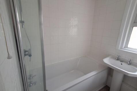 bathroom 1.jpg