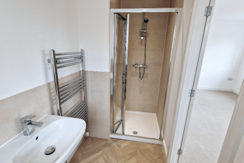 En-Suite image 2