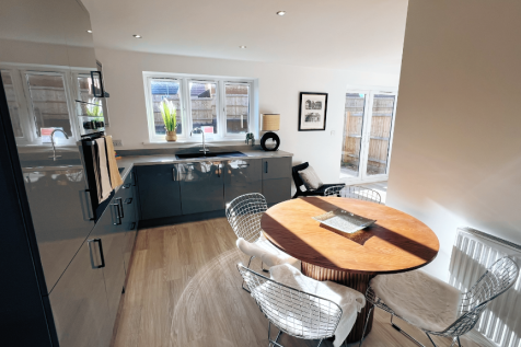 Kitchen image 3