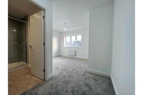 Bedroom 1 &#43;En-Suite