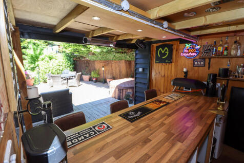 Outside bar