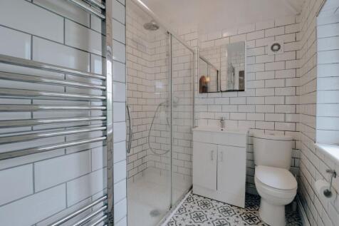 En-suite bathroom