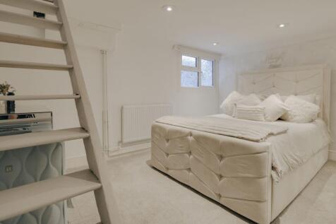 Main bedroom