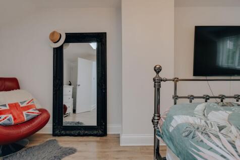Bedroom detail