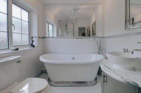 Family bathroom #2