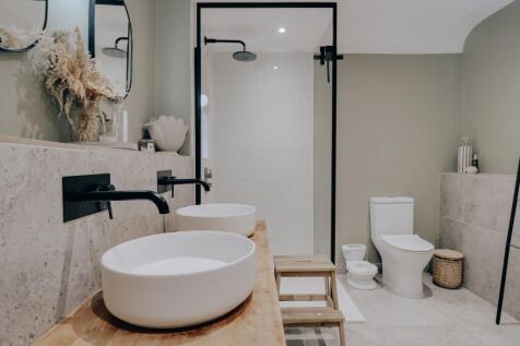 Family bathroom #2