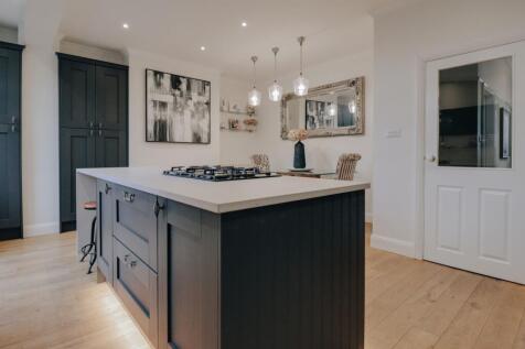 Open-plan kitchen/diner