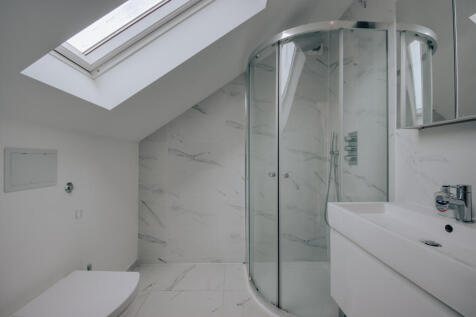 En-suite bathroom