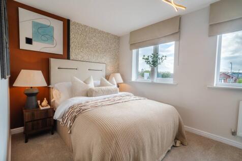 Tyrone house style bedroom with beige bedding