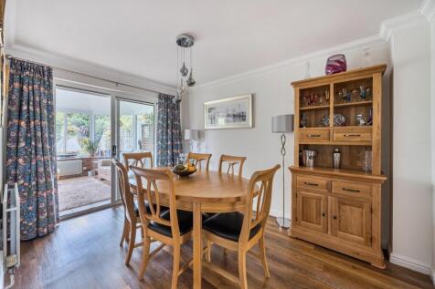 1370665-10-68f10f...