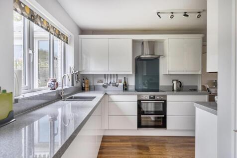 1370665-15-68f10f...