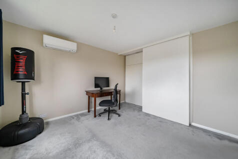 1375296-12-690b58...