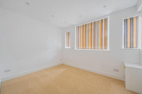 1376348-17-691c4e...