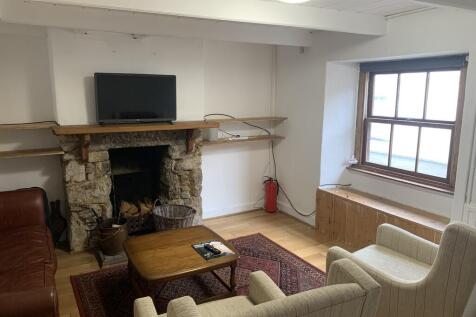 LOUNGE B