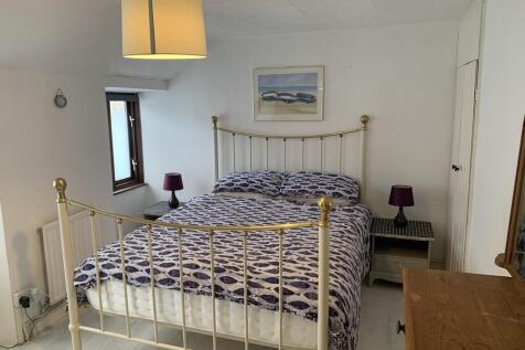 BEDROOM B