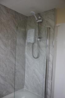 800233 Bath2