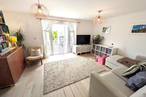 LOUNGE 1