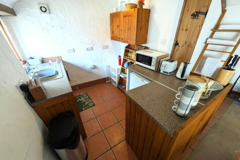 THE BARN KITCHENE...