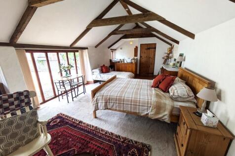 THE BARN B