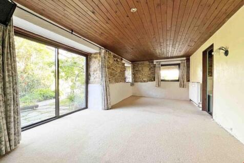 TRESLEA BEDROOM O...