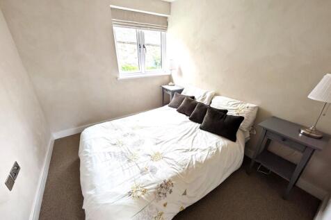GRANNY SUITE BEDR...