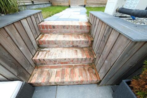 GARDEN STEPS