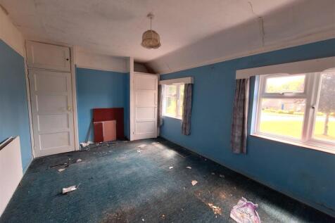 9 Church View bed 1.jpg