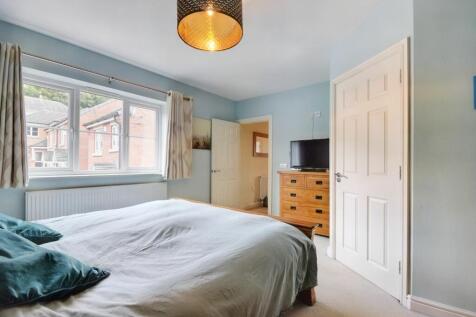 Master Ensuite through to Landing