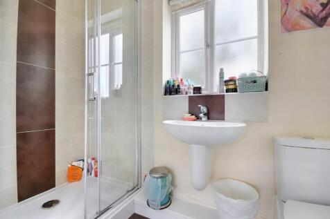 Ensuite to Bedroom 4