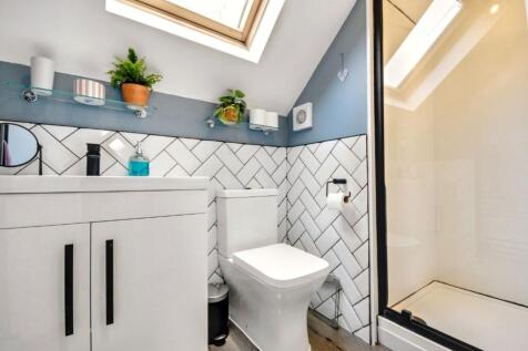 En-suite to Master Bedroom