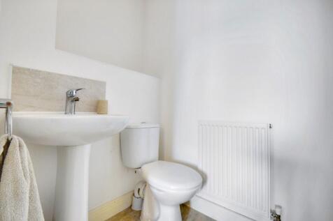 En-suite (Bedroom 1)