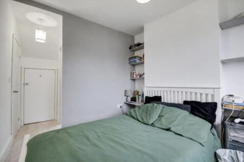 Bedroom 5 (double ensuite)