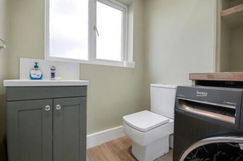 First Floor WC &amp; Shower Room