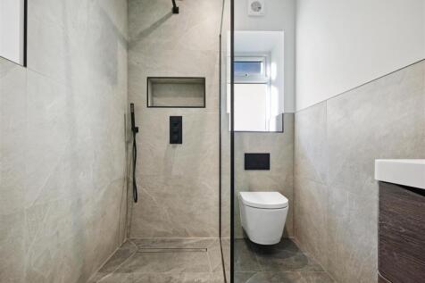 GF Shower Room .jpg