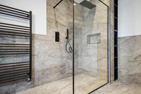 Family Bathroom.jpg