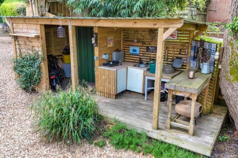 Outside kitchen.JPG