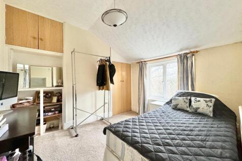 Bed3.jpg