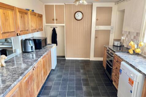 Kitchen3.jpg