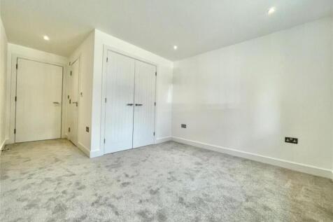 bed 1 en suite.jpg
