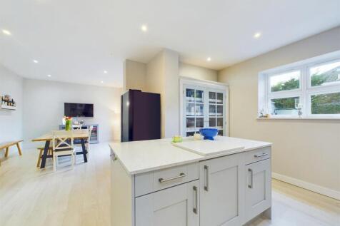 Kitchen Family Room.jpg