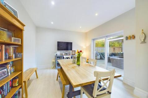 Dining Area.jpg