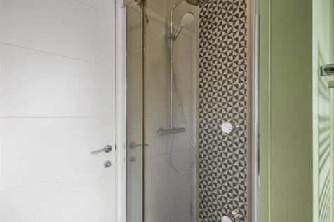 Family Bathroom With Shower