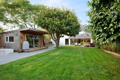 Garden With Home Office